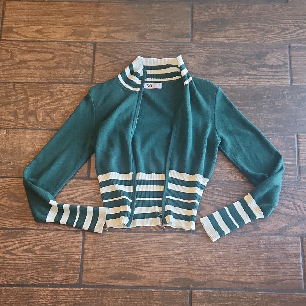 SO juniors Sweater